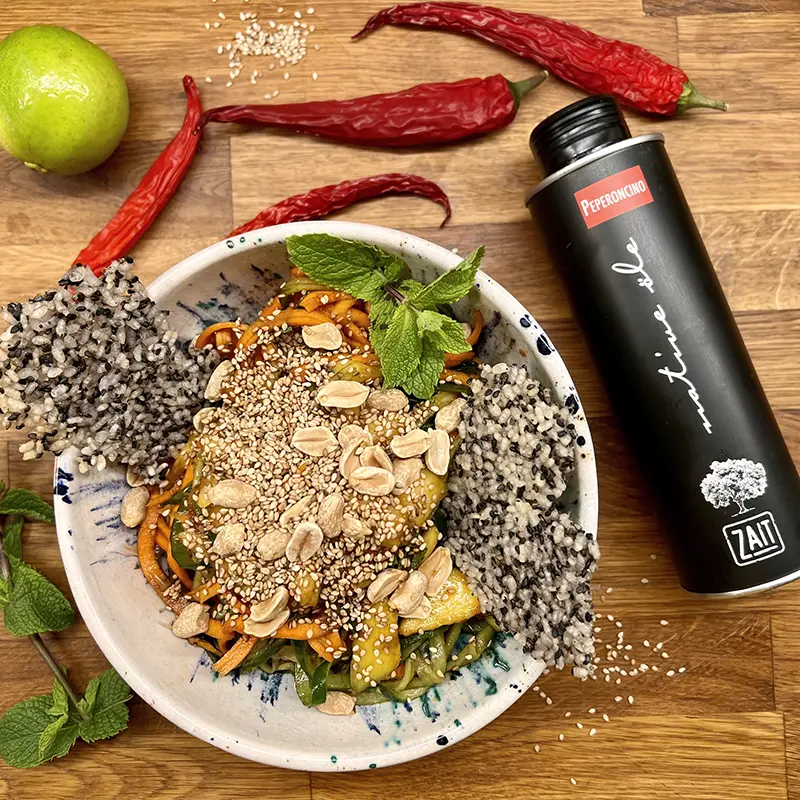 asiatischer salat mit zait peperonioel