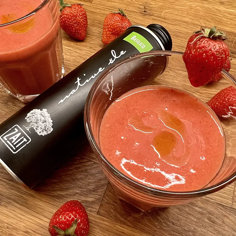 erdbeer smoothie mit zait basilikumöl